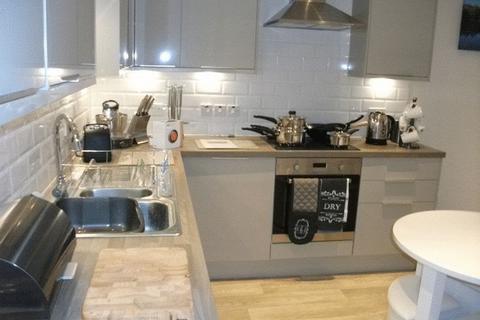 undefined, DOUBLE ROOM WITH EN-SUITE FOR PROFESSIONAL PERSON