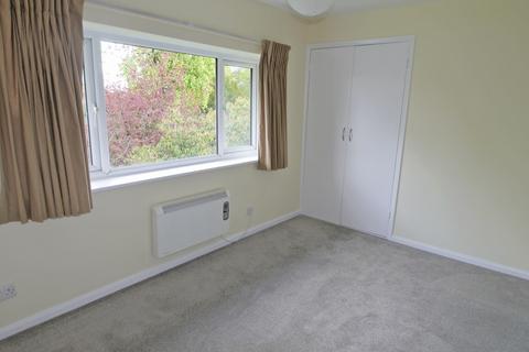 2 bedroom flat to rent, Timber Court, North Parade, Horsham, RH12