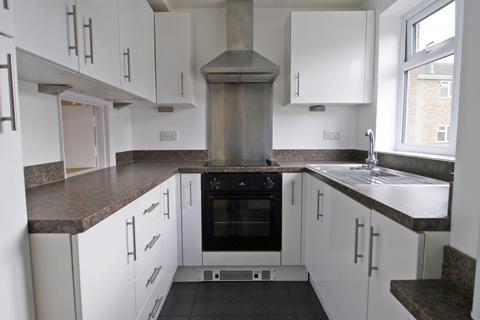 2 bedroom flat to rent, Timber Court, North Parade, Horsham, RH12
