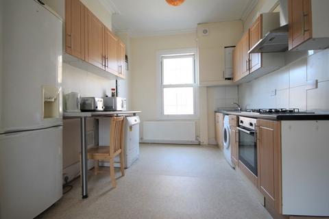3 bedroom flat to rent, Kentish Town Road, Camden, NW1