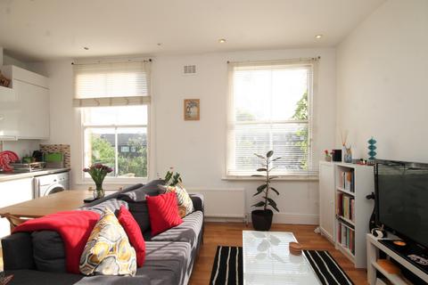 2 bedroom flat to rent, Hartham Road, Islington, N7