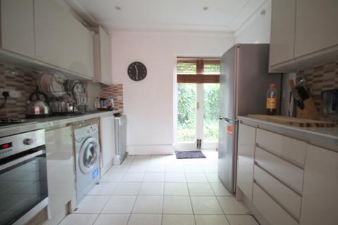 2 bedroom flat to rent, Mount Pleasant Villas, Stroud Green, N4