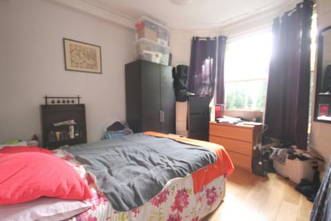 2 bedroom flat to rent, Mount Pleasant Villas, Stroud Green, N4