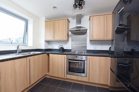 2 bedroom apartment to rent, Coombe Way, Farnborough, GU14