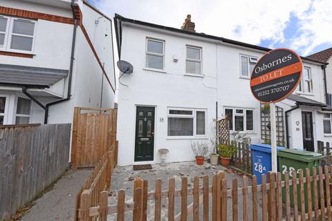 2 bedroom end of terrace house to rent, Queens Road, Farnborough, GU14