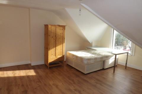 Flat 5, 7 Stanger Road, London, SE25 5JU