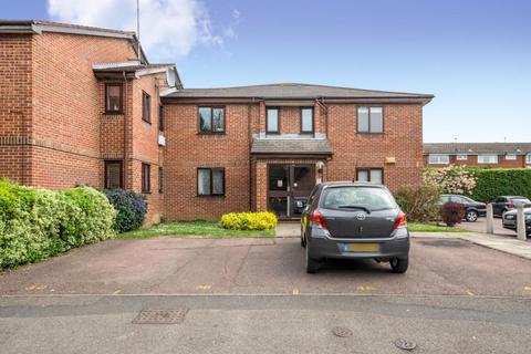 2 bedroom apartment to rent, Poets Chase,  Aylesbury,  HP21