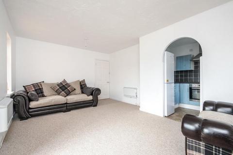 2 bedroom apartment to rent, Poets Chase,  Aylesbury,  HP21