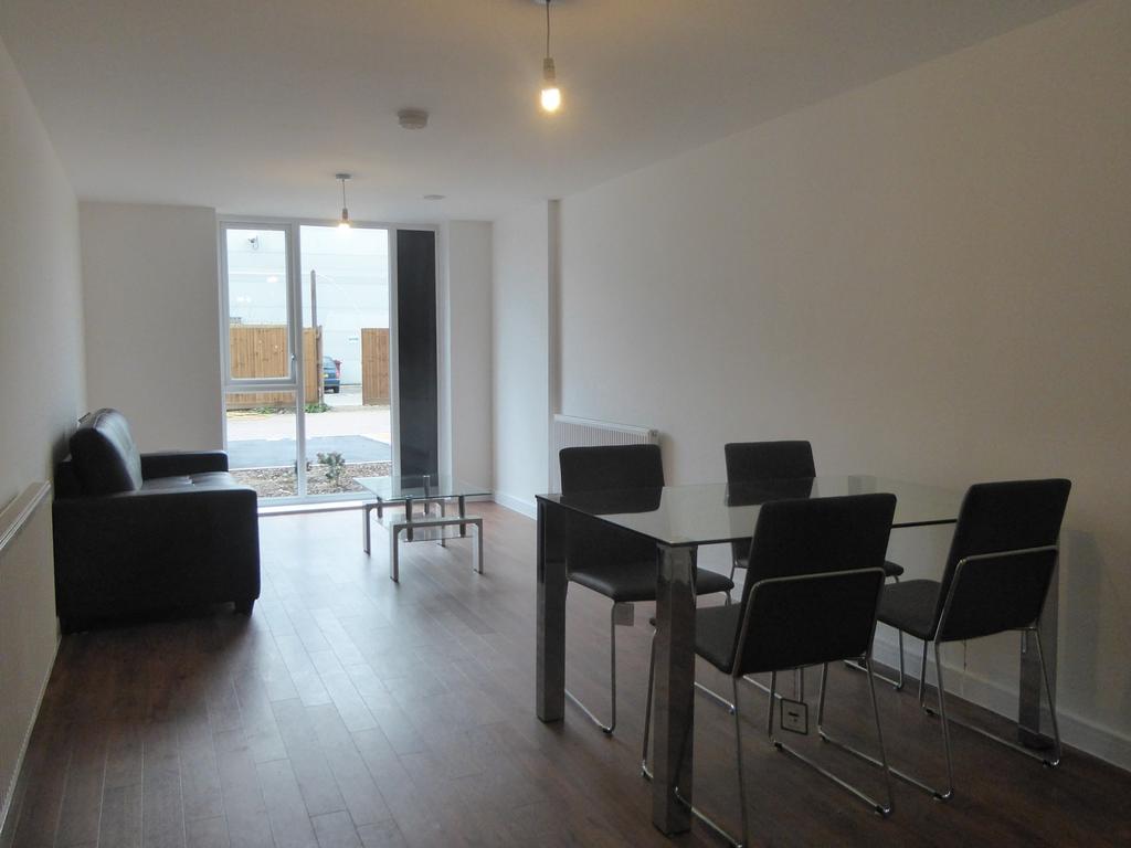 Apartment in Reading - View 2