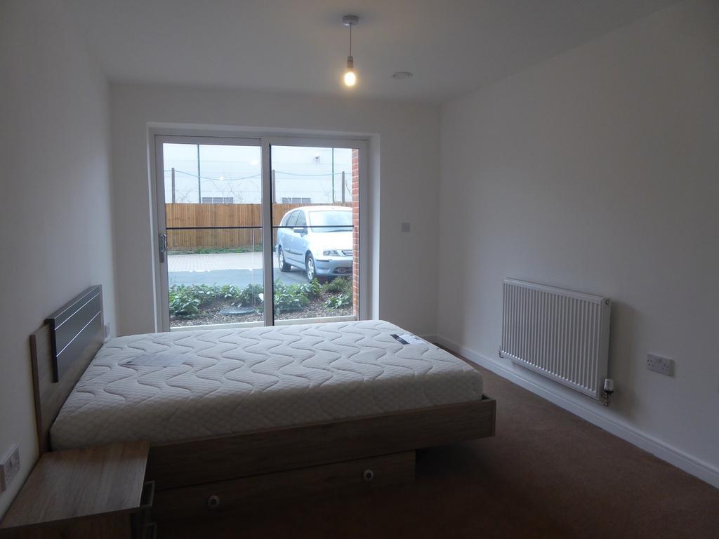 Apartment in Reading - View 5