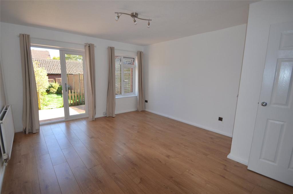 Reidhaven Road, London, SE18 1BX 2 bed terraced house to 