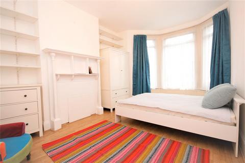 3 bedroom maisonette to rent, St. Andrews Road, London, NW10