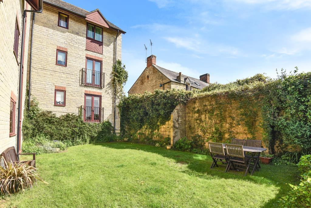 Chipping Norton, Oxfordshire, OX7 2 bed retirement property £110,000