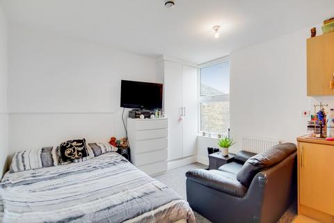 Studio to rent, Chamberlayne Road, Kensal Rise NW10