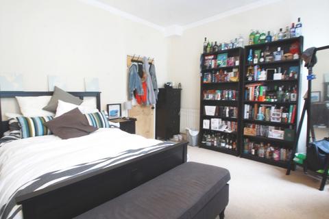 4 bedroom terraced house to rent, Charteris Road, Queens Park NW6