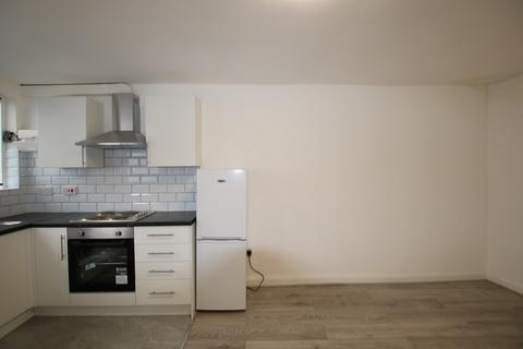 Studio to rent, Oldfield Road, Willesden, NW10