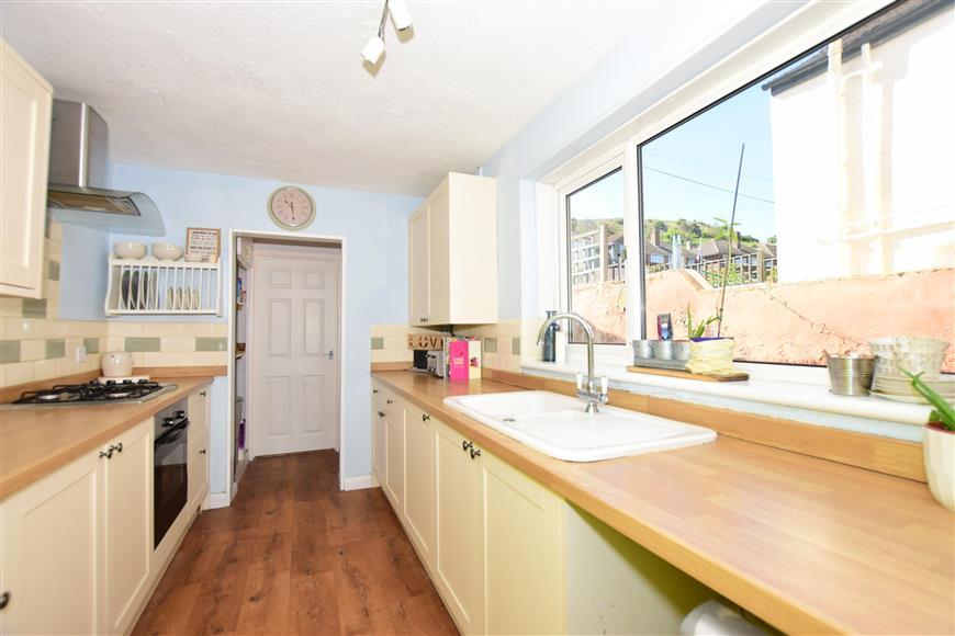 Longfield Road, Dover, Kent 4 bed terraced house £220,000
