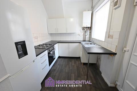 2 bedroom ground floor flat to rent, Ladykirk Road, Benwell NE4