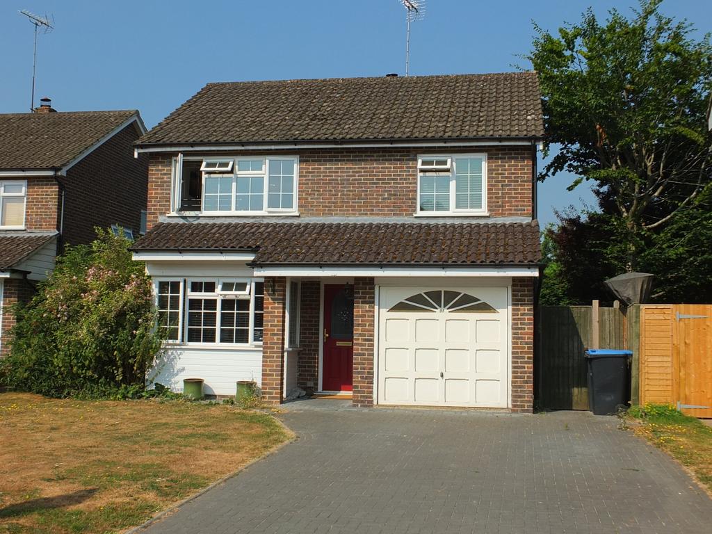 Appledore Gardens, Lindfield, RH16 4 bed house £500,000