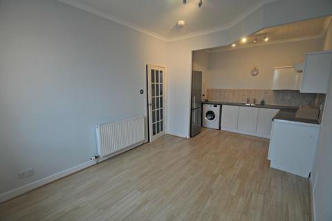 2 bedroom flat to rent, 49d Victoria Terrace, Dunfermline, Fife, KY12 0LY