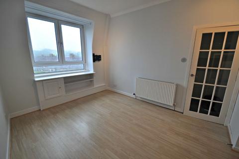 2 bedroom flat to rent, 49d Victoria Terrace, Dunfermline, Fife, KY12 0LY