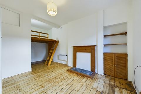 Studio to rent, Salamander Street, Leith, Edinburgh, EH6