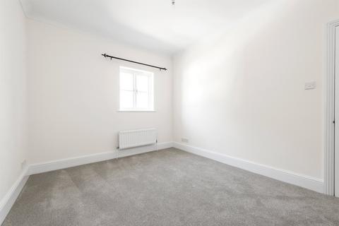 1 bedroom flat to rent, Townfield Court, Horsham Road, Dorking, Surrey, RH4