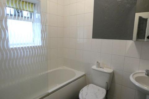 2 bedroom terraced house to rent, Drighlington BD11