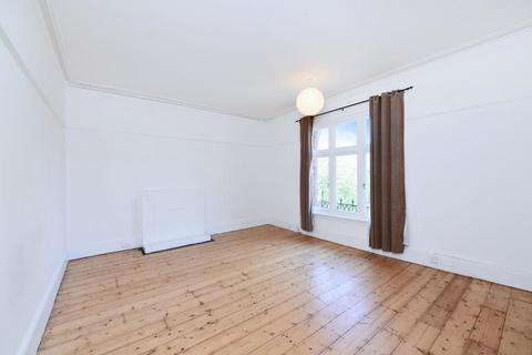 3 bedroom apartment to rent, Fitzjohns Avenue,  Hampstead,  NW3