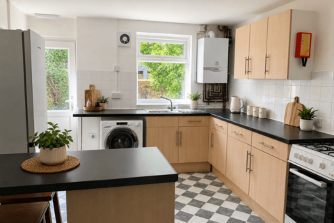 5 bedroom terraced house to rent, St Mary Magdalene Street, Brighton, BN2 3HU