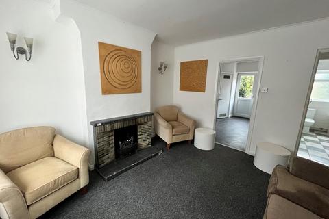 6 bedroom terraced house to rent, Caledonian Road, Lewes Road