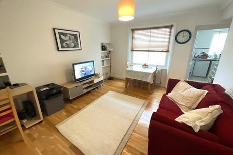 2 bedroom flat for sale, Hatherley Grove, Bayswater, W2