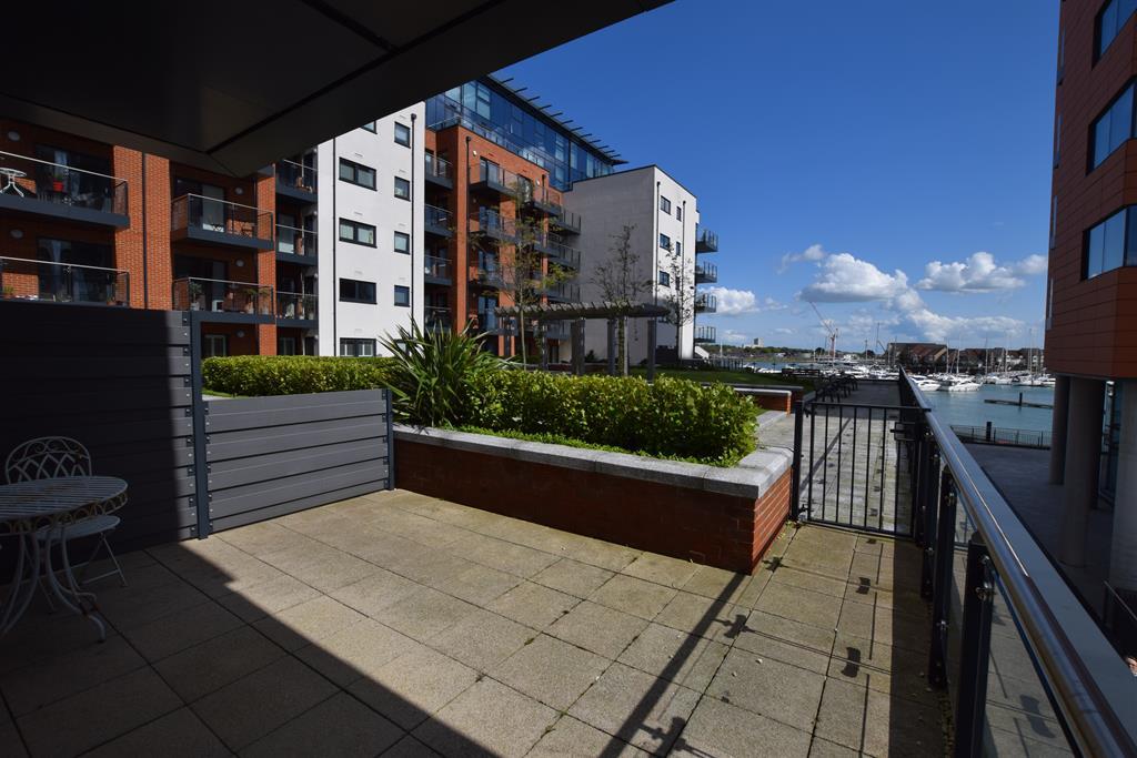 The Blake Building Ocean Village Southampton So14 3ln 2 Bed Flat Image 1 Of 13