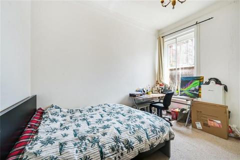 4 bedroom ground floor flat to rent, Langham Mansions, Earls Court Square, London, SW5