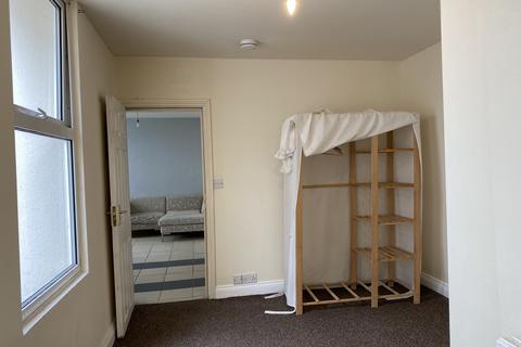 3 bedroom flat to rent - Magdalene Road, Torquay TQ1
