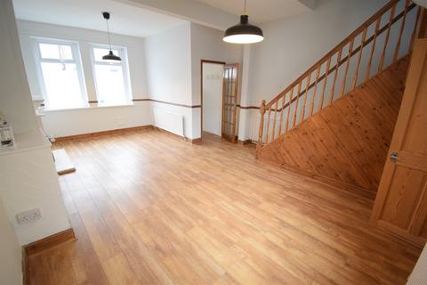 3 bedroom terraced house to rent, Daisy Street, Cardiff
