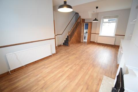 3 bedroom terraced house to rent, Daisy Street, Cardiff
