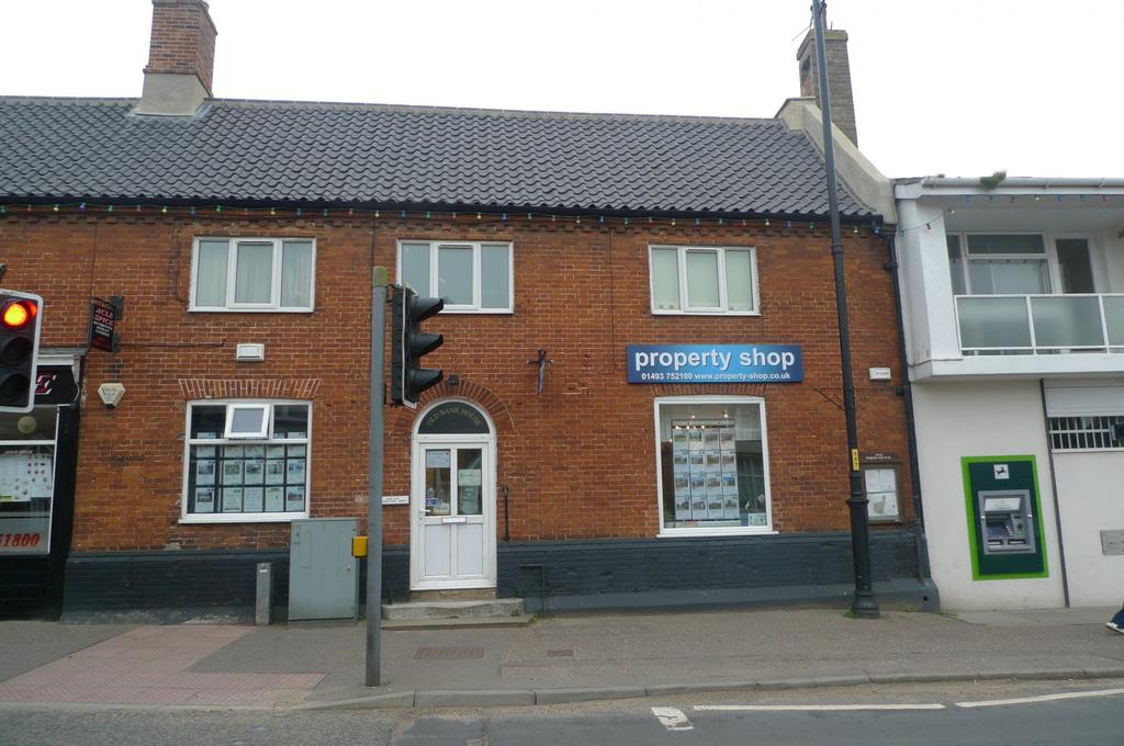 Old Bank House, Acle, Norwich, NR13 Property to rent £250 pcm (£58 pw)