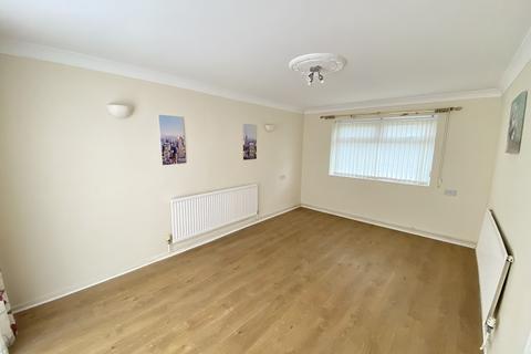 4 bedroom semi-detached bungalow to rent, Birchtree Close, Sketty, Swansea, SA2