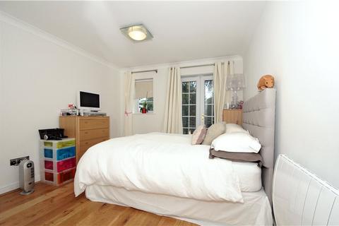 2 bedroom apartment to rent - Knights Place, St. Leonards Road, Windsor, Berkshire, SL4