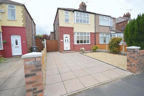 3 bedroom semi-detached house to rent, Moorfield Road, Widnes