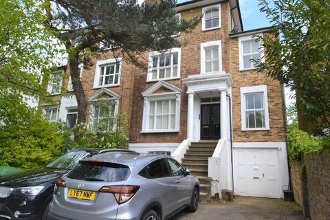 2 bedroom flat to rent, Freelands Road, Bromley.