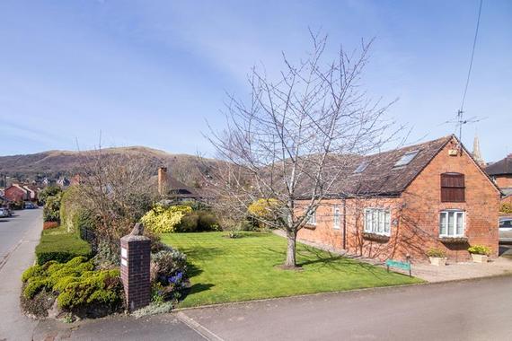 The Barn 8 Court Road Malvern Worcestershire Wr14 3bl 2 Bed