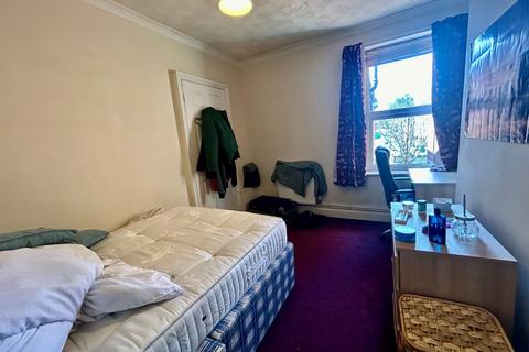 2 bedroom flat for sale, Earls Road