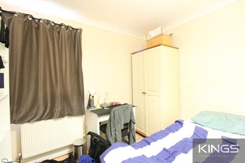 2 bedroom flat to rent, Portswood Road