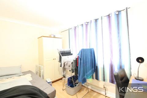 2 bedroom flat to rent, Portswood Road