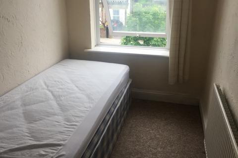 2 bedroom flat to rent, Portswood Road