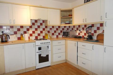 5 bedroom terraced house to rent, Bealing Close