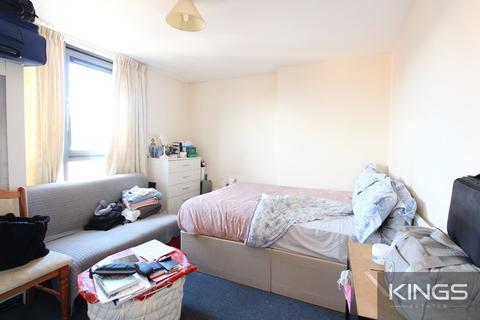 Studio to rent - NO FEES FOR STUDENTS