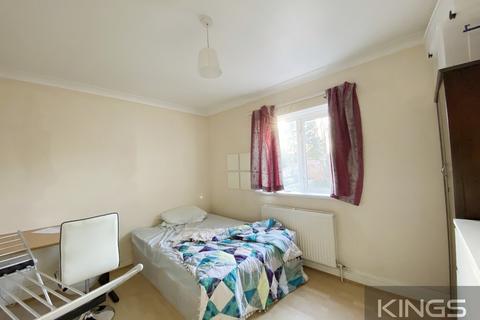 3 bedroom flat to rent - Portswood Road